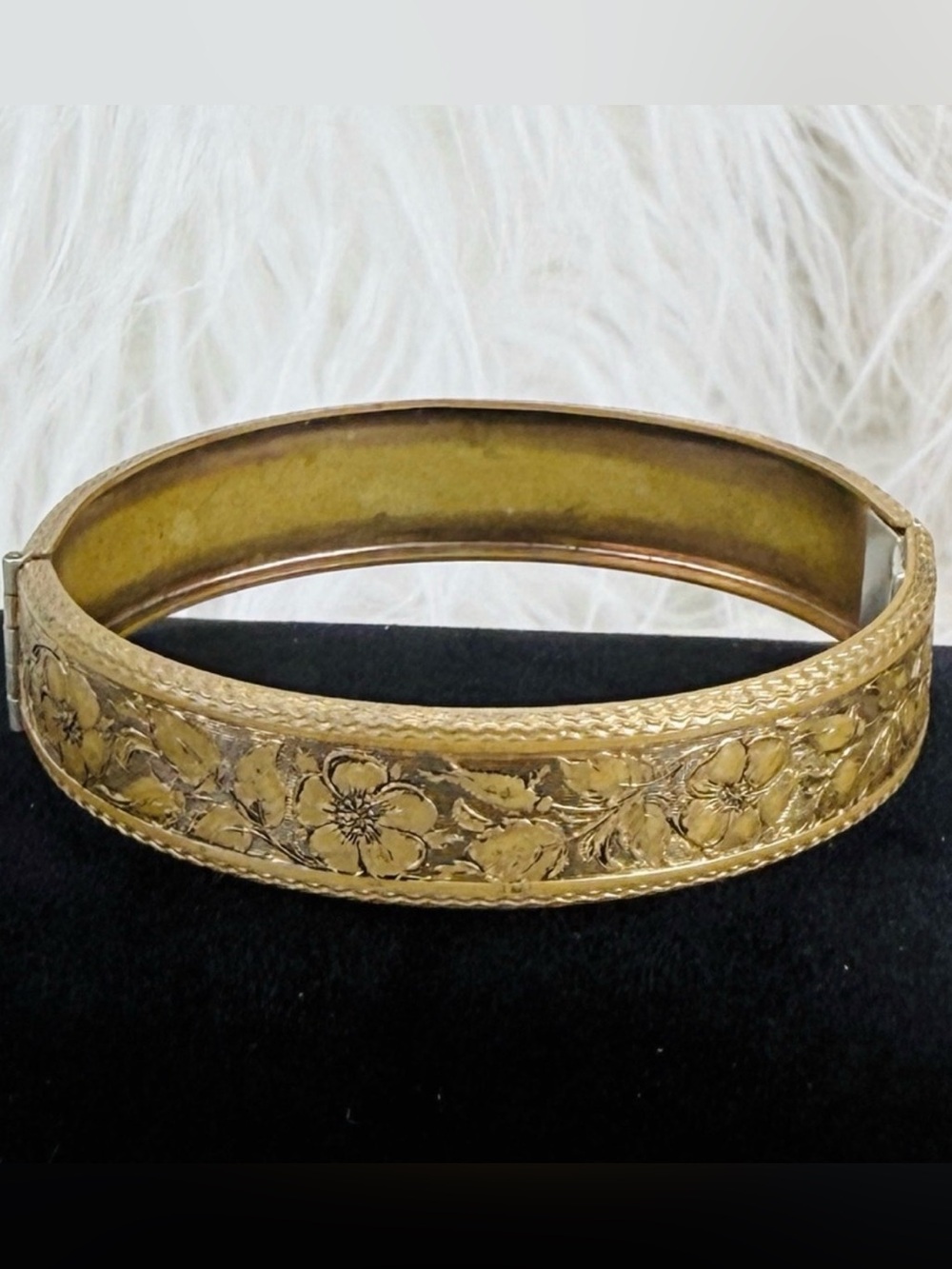 Elegant Floral Gold-Tone Women's Bangle Bracelet - Picture 2 of 10